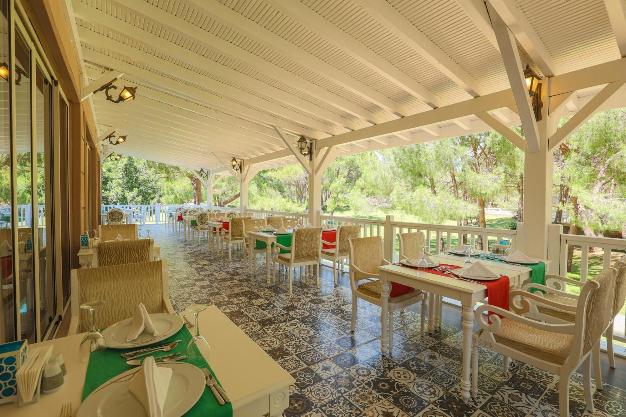 Crystal Tat Beach Golf Resort & Spa Belek Buitenkant foto